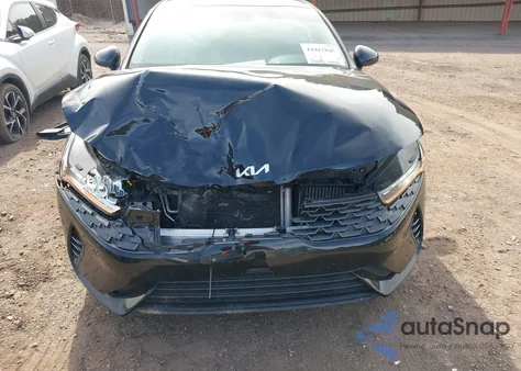 2022 Kia K5 Lxs z USA, uszkodzony, nr VIN 5XXG14J26NG147643